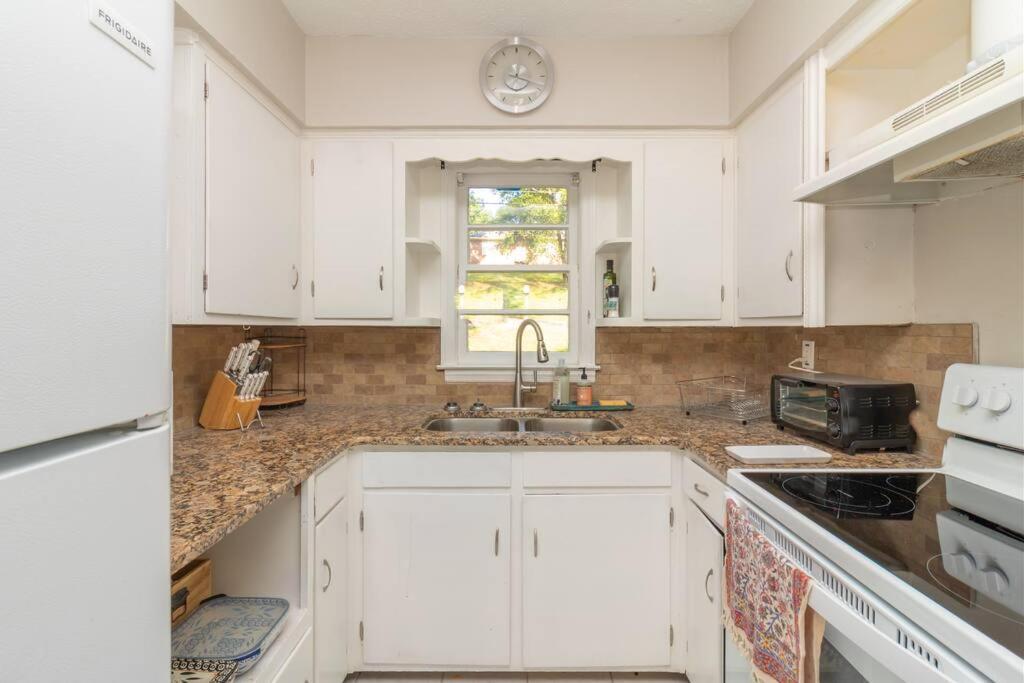 Dual-Family Retreat Sunlit Haven Villa Калъмбъс Екстериор снимка